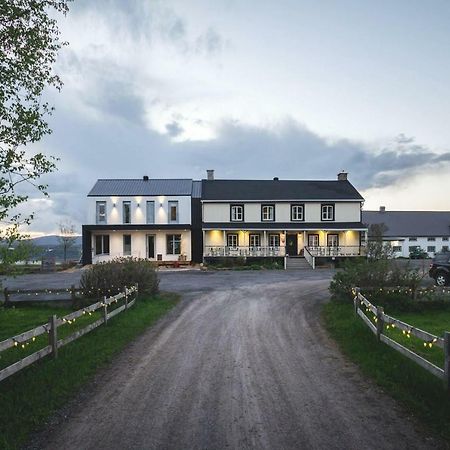 Les Ancêtres Auberge&Restaurant St-Pierre-de-l'Île-d'Orléans Exterior foto