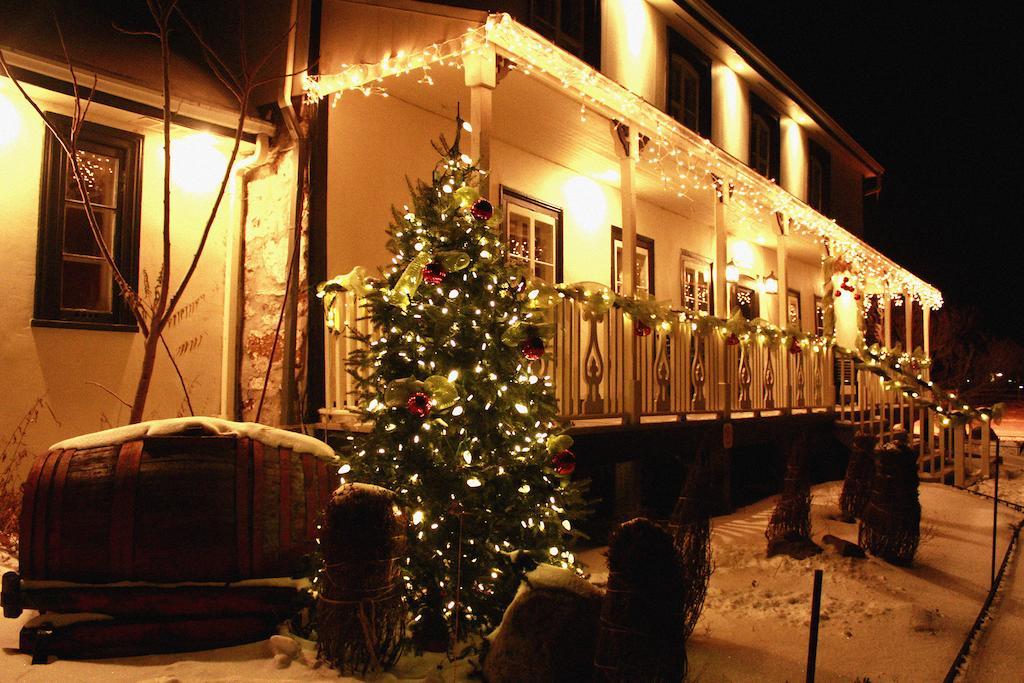 Les Ancêtres Auberge&Restaurant St-Pierre-de-l'Île-d'Orléans Exterior foto