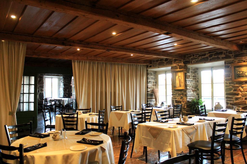 Les Ancêtres Auberge&Restaurant St-Pierre-de-l'Île-d'Orléans Exterior foto